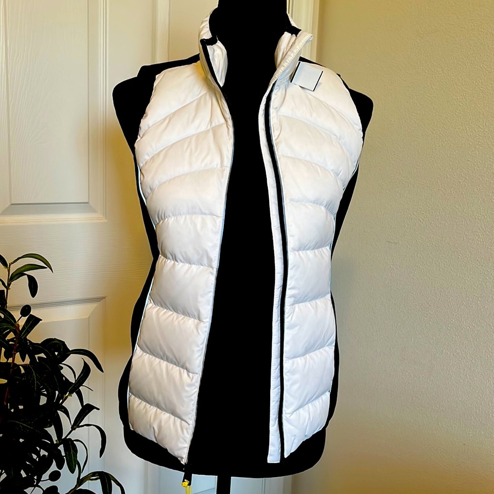 Body Glove Women’s Down Vest White/Black NWT Sz XS - Picture 1 of 7